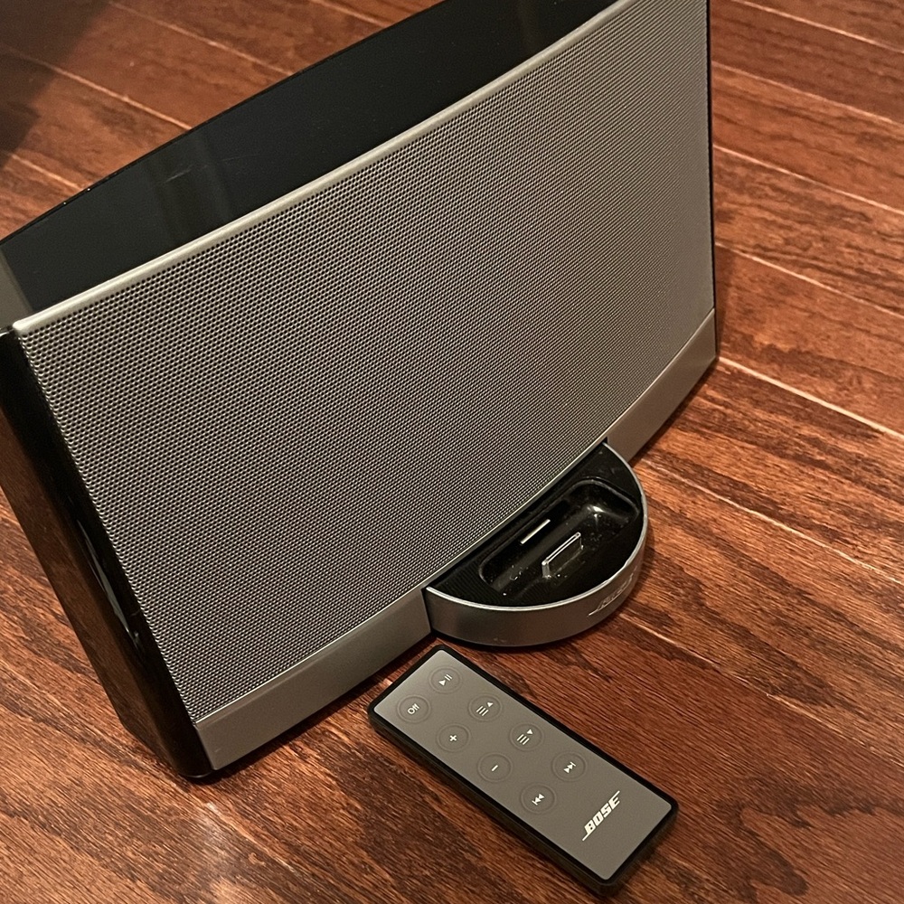 Bose sounddock Portable Speaker and remote